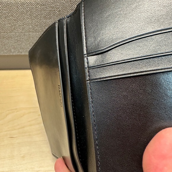 RARE! NWT! Coach Vandal Gummy Bear Passport holder F77914 - Picture 6 of 7